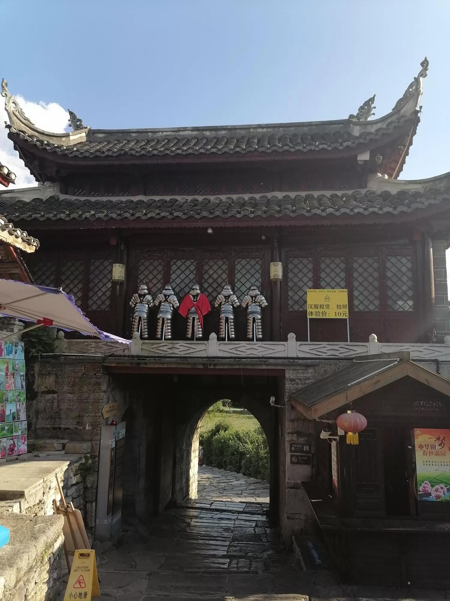 贵州贵阳青岩古镇旅游游记,贵州贵阳青岩古镇迎参观热潮