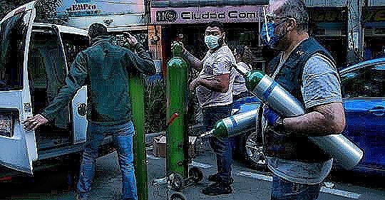 墨西哥男子街头中枪倒地,墨西哥男子淡定面对死亡