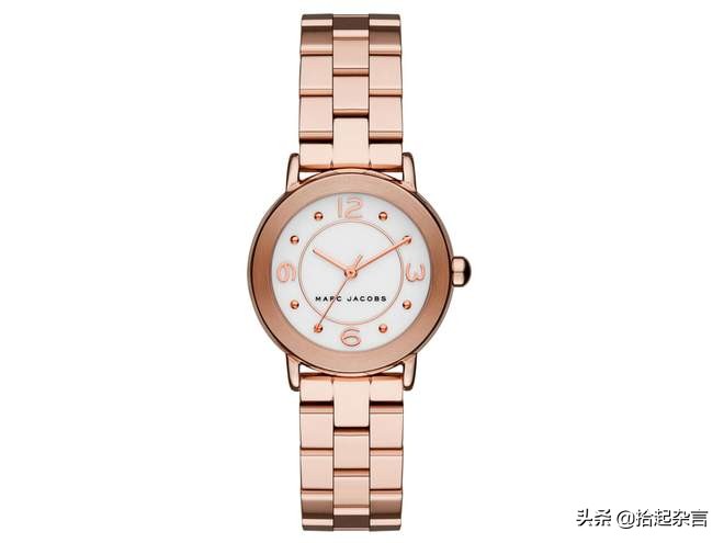 时尚女性戴什么手表 (什么牌子的女性手表性价比高)
