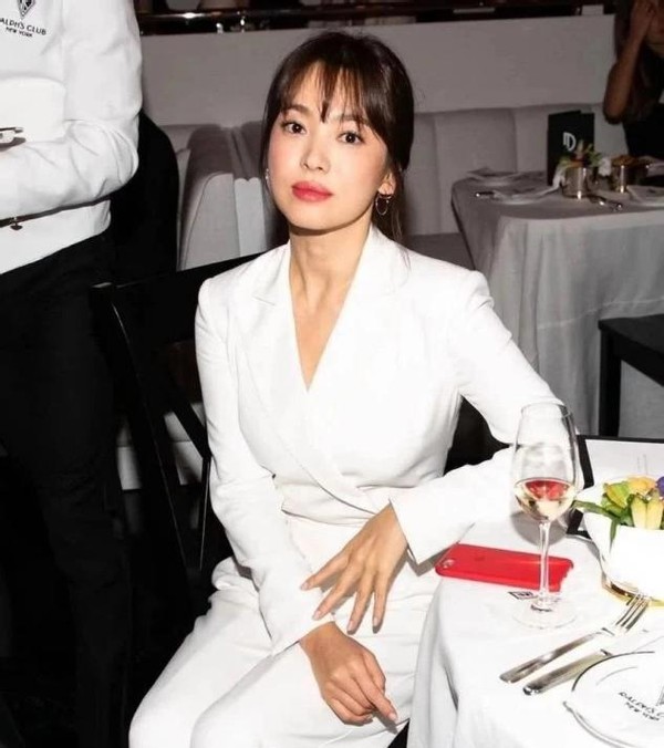 西装风衣时尚大气上档次,白西服穿搭高级春季