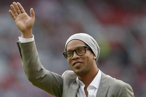 小罗现在身价多少亿了,小罗巨星