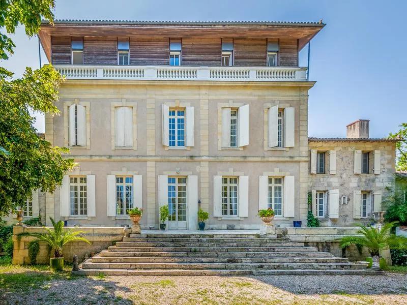 法国酒庄葡萄酒价格暴跌,法国古堡庄园甩卖房子