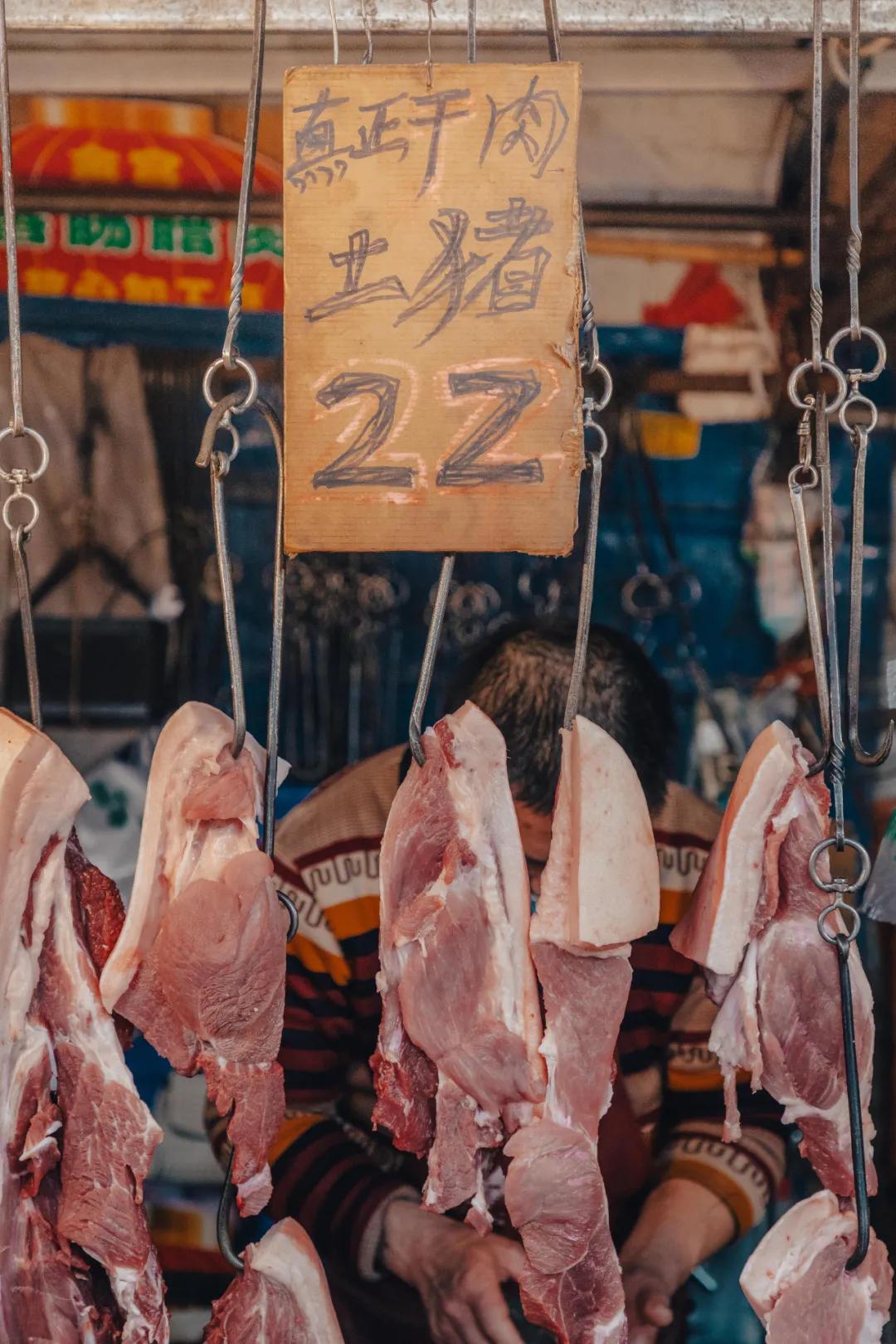 沙河边的野生菜市，是成都嬢嬢的狂欢现场