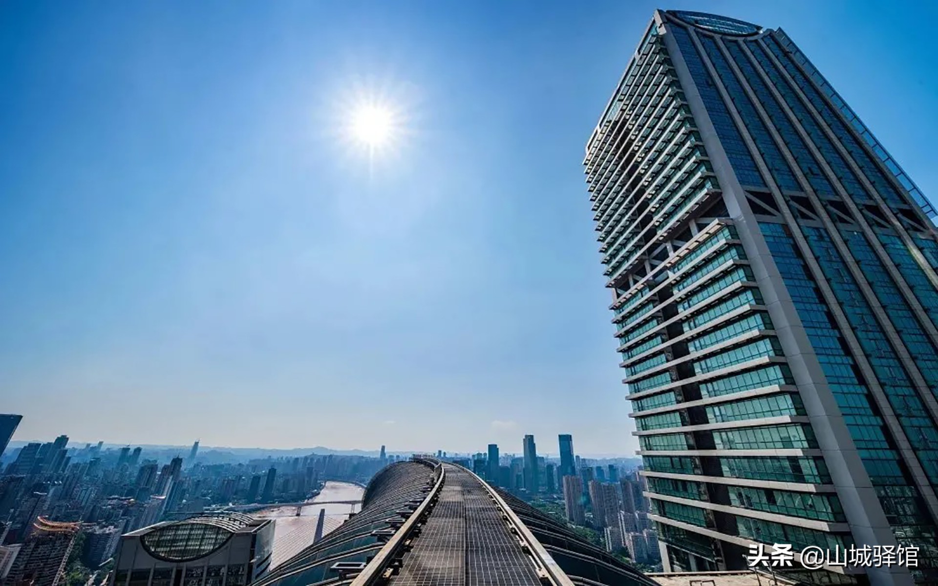 重庆云端之眼高空观景台来福士,俯瞰重庆观景台