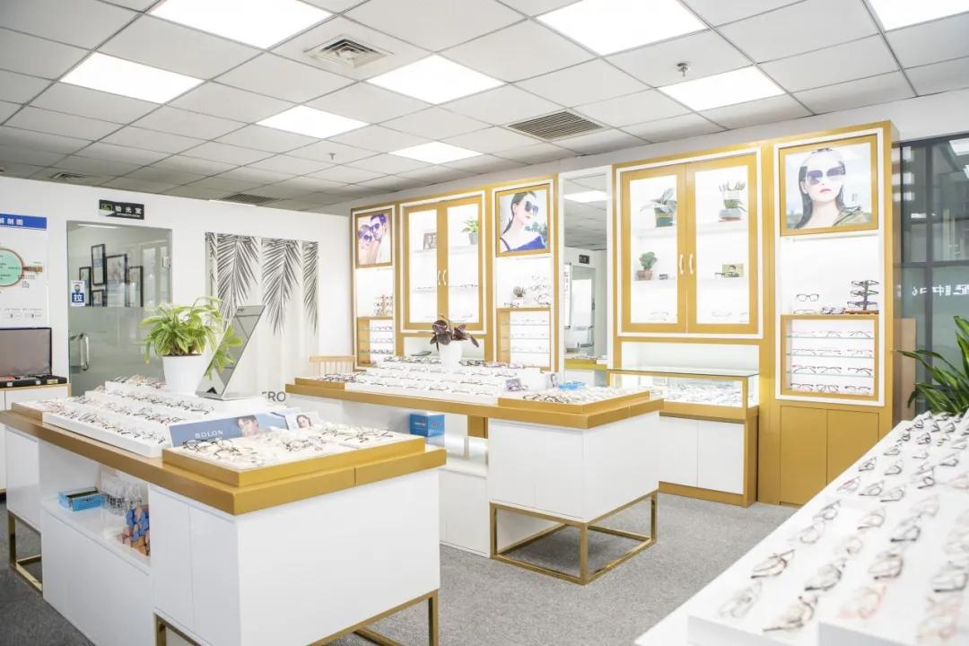 蔡司依视路眼镜店一般打几折,眼镜店蔡司依视路几折