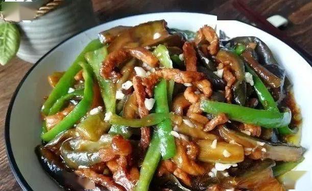 鲜香下饭肉丝茄子，酱香独特味道棒，爆炒墨鱼仔，营养爽口下饭菜