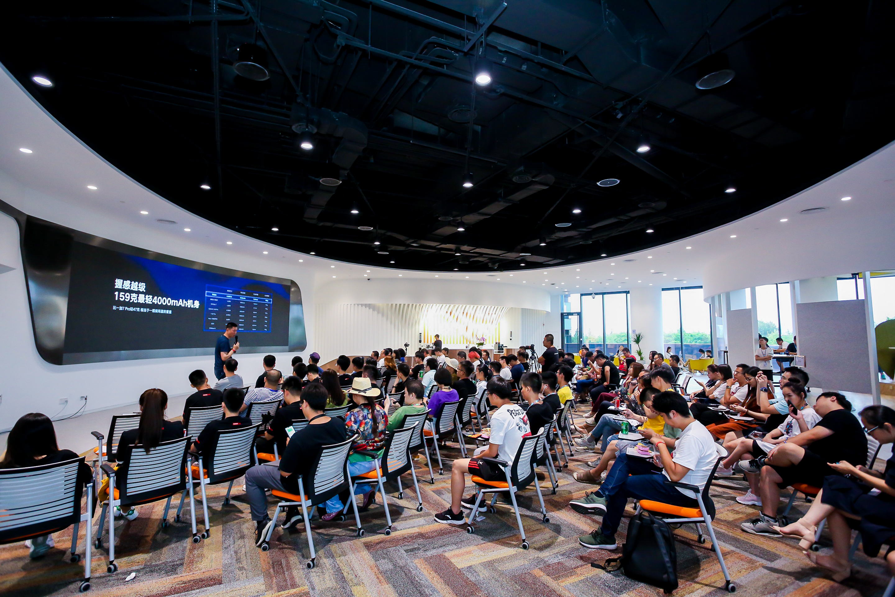 听掌柜常程和你聊聊联想Z6摩托罗拉p50共度非“常”一夏