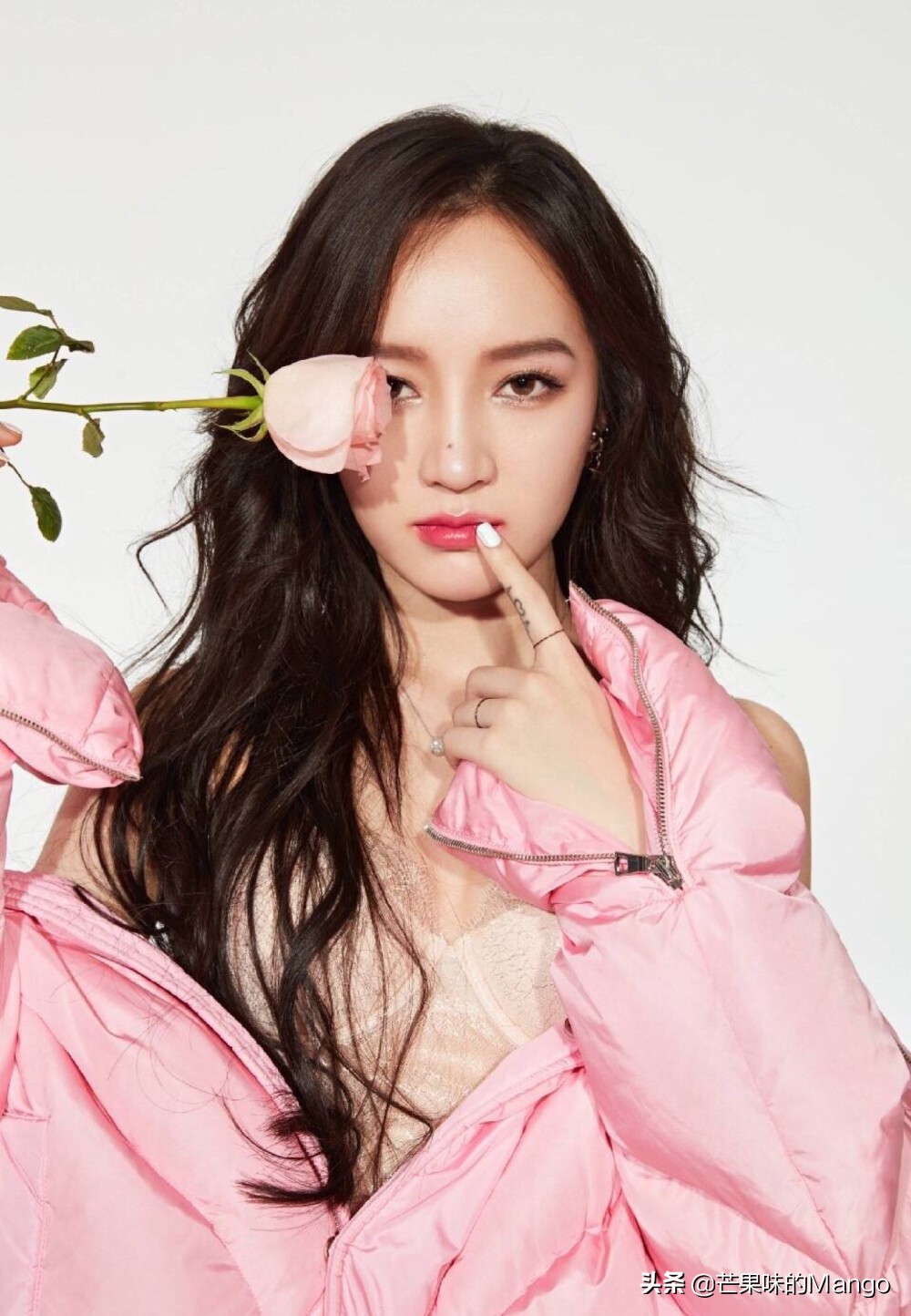 吴宣仪眼妆画法,林品如化妆涂口红