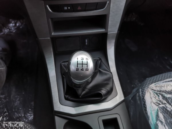 福田小货郎皮卡,福田小货郎皮卡和长安神骐f30对比