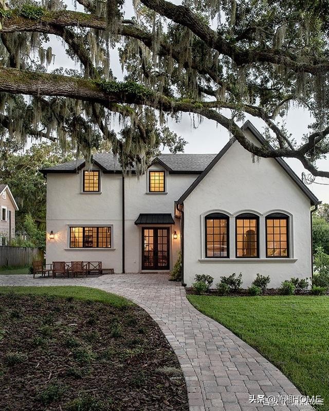 房间改造有双人两层床,家里的小床改造成现代小别墅