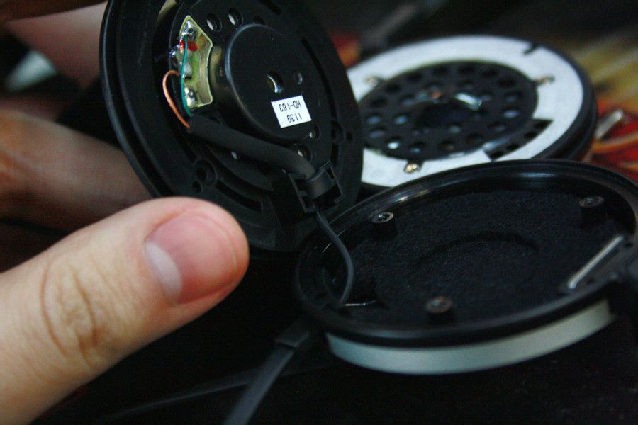 耳机的线怎么重新接,断线怎么接线不伤线