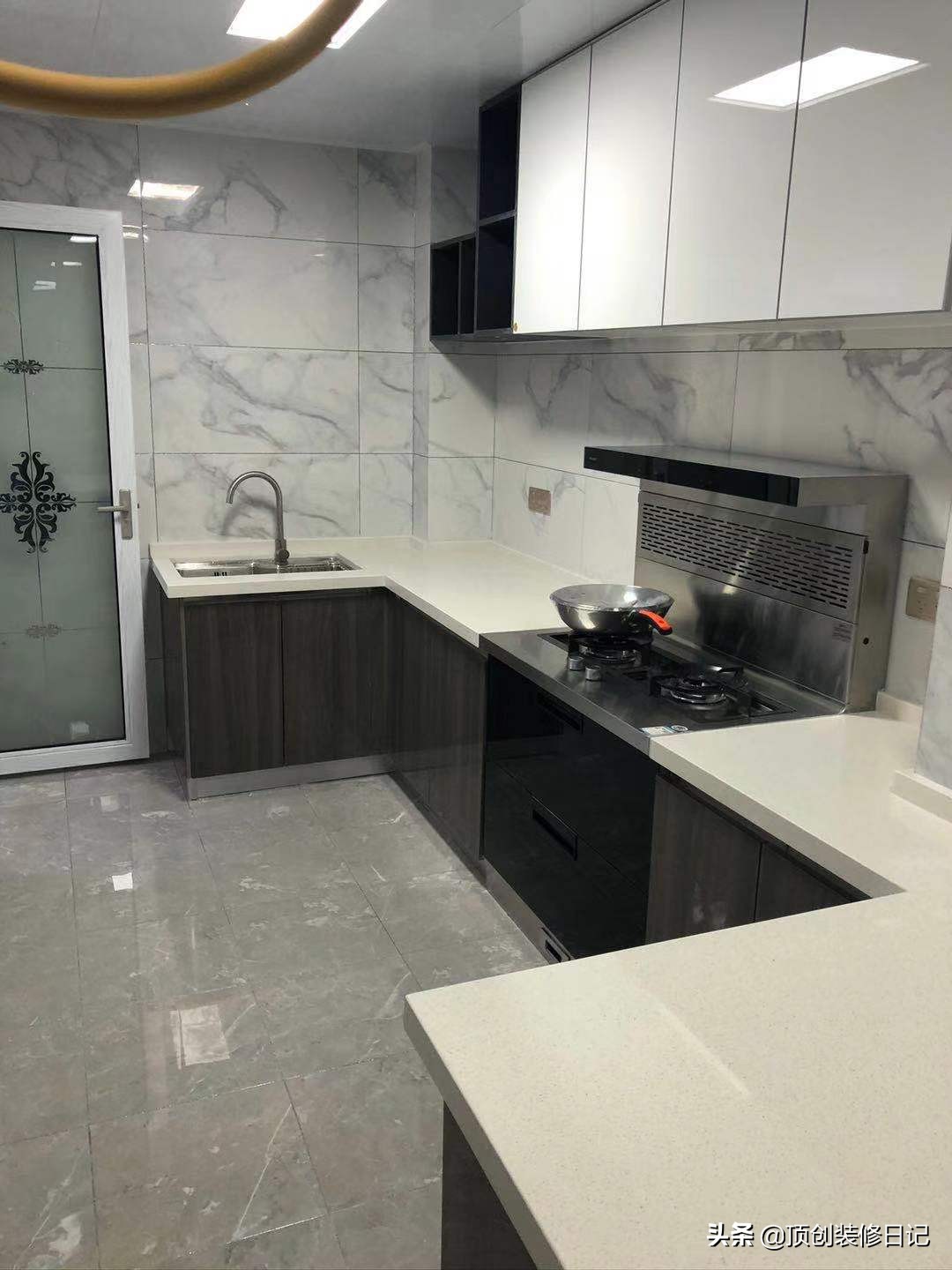 128平现代轻奢实景,128平轻奢风格效果图