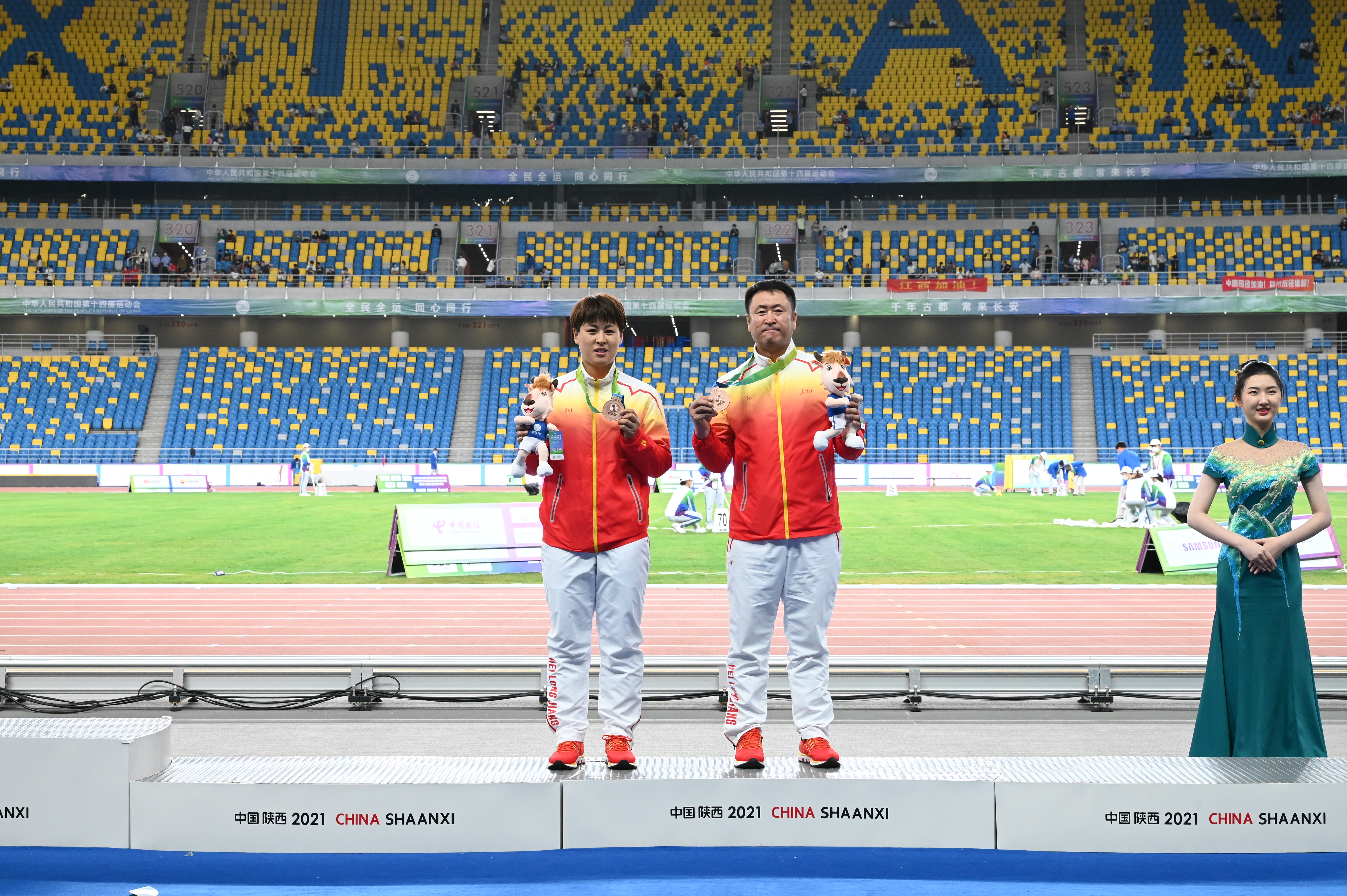 记者带你看全运|田径女子链球黑龙*罗江**娜摘铜