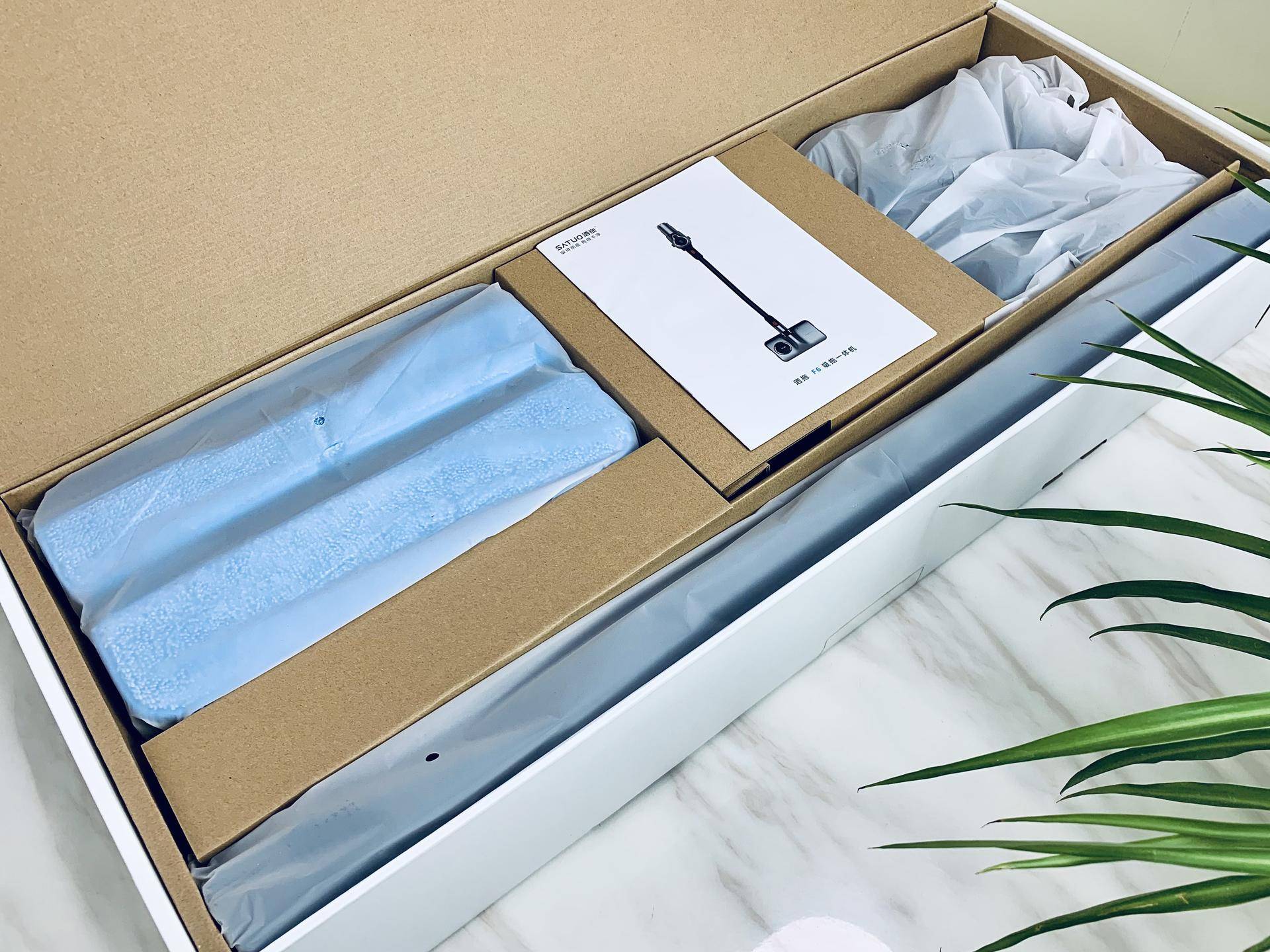 吸尘器拖地无死角,吸尘器清理地面勤快爱干净