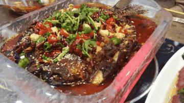 怎么可以吃兔兔？因为你没遇见它，千元水晶锅、5D餐桌让你炫目！