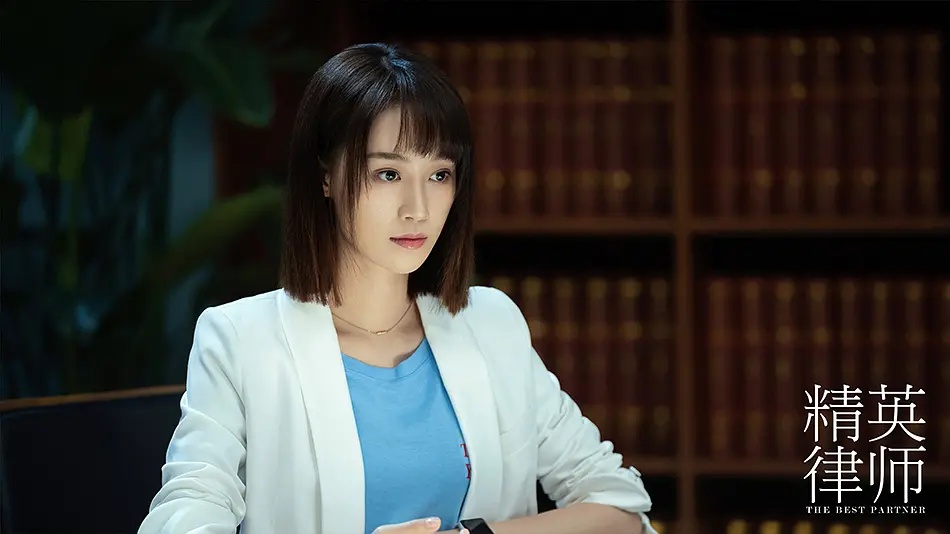 精英律师戴曦真实身份第几集曝光,精英律师戴曦为什么大学没毕业