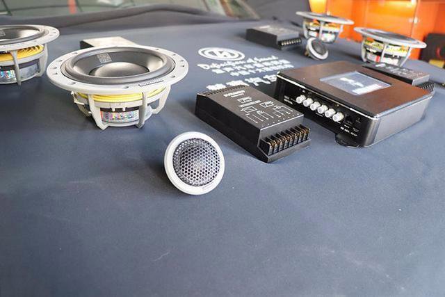福特探险者汽车音响哪家好丹拿喇叭四门隔音赤峰鑫航汽车音响