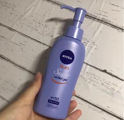 别碰这4款防晒,第1款平价,安耐“晒不黑”,怕你太漂“亮”!