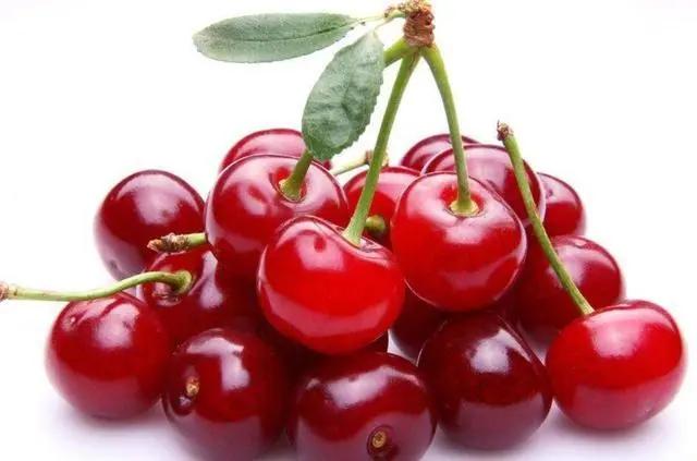 买樱桃是大的划算还是小的划算,怎么买樱桃最甜