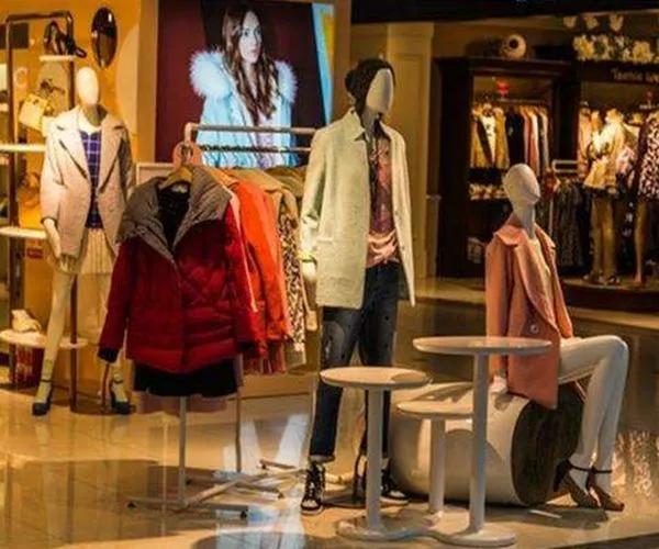 一百元的衣服和五百元的衣服,100元和一千元衣服