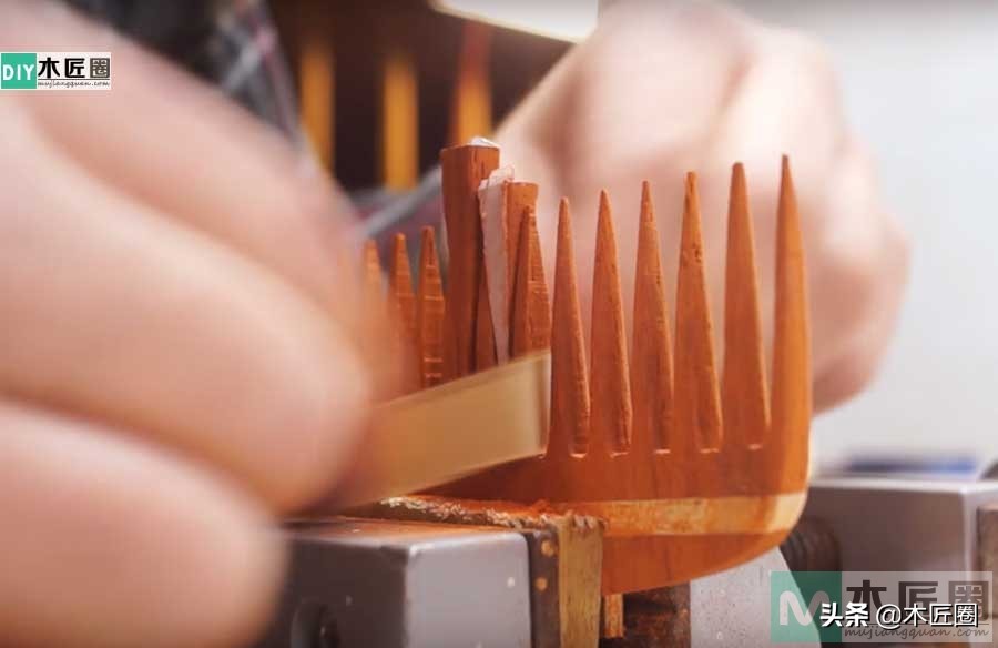 木工爱好者制作的产品,手工木梳diy工具