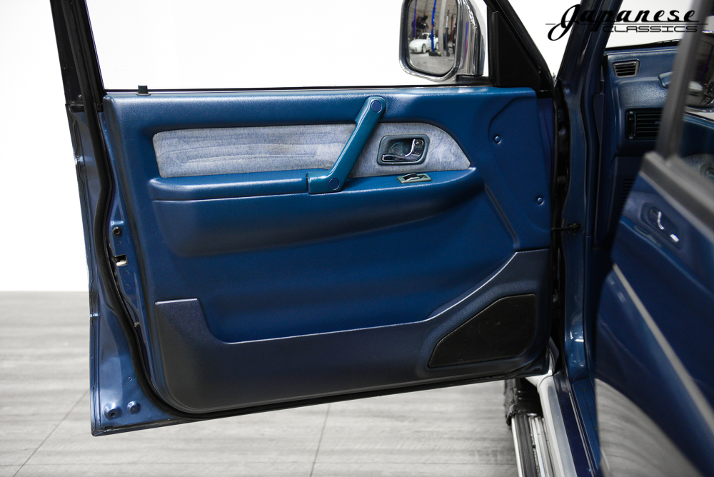 国外91年二手三菱帕杰罗标配电子悬挂20年前就能调整驾驶模式