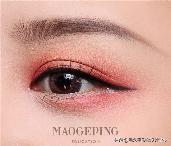 眼妆小技巧让你画出适合你的眼妆,眼妆教程手把手教你画眼妆