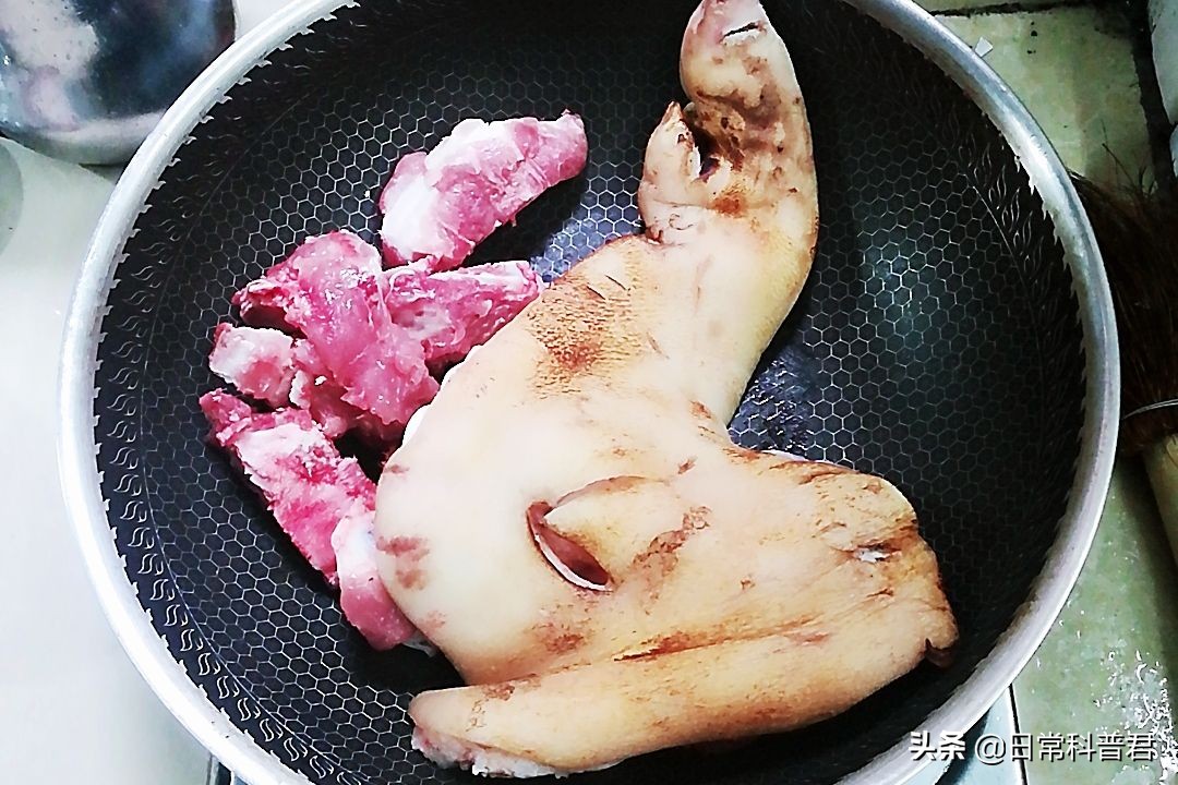 猪肉上的毛有什么办法除去,猪肉里的猪毛怎么处理