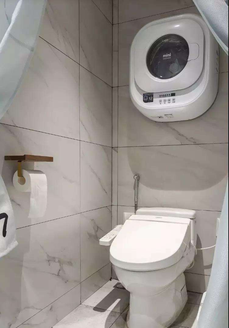 马桶上方可以装洗衣机吗,马桶上方安装壁挂式洗衣机