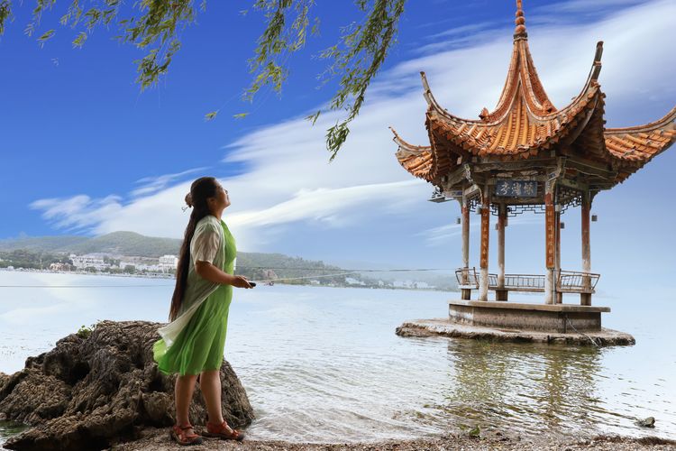 抚仙湖孤山上有什么景点,抚仙湖里的小岛
