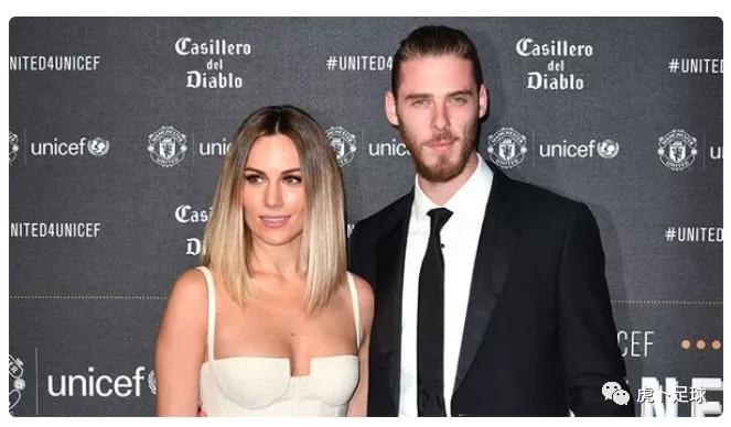 足球球员与球迷的暖情时刻,足球运动员与球迷的暖心时刻