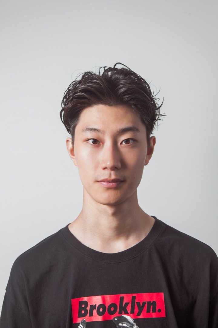 男生头发两侧炸毛一招完美解决,头发两侧炸毛软化还是服帖好