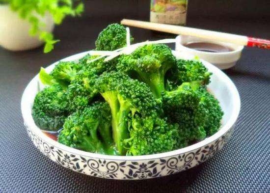 西兰花想洗得干净,不难,多加这一步,虫卵脏物主动跑出来