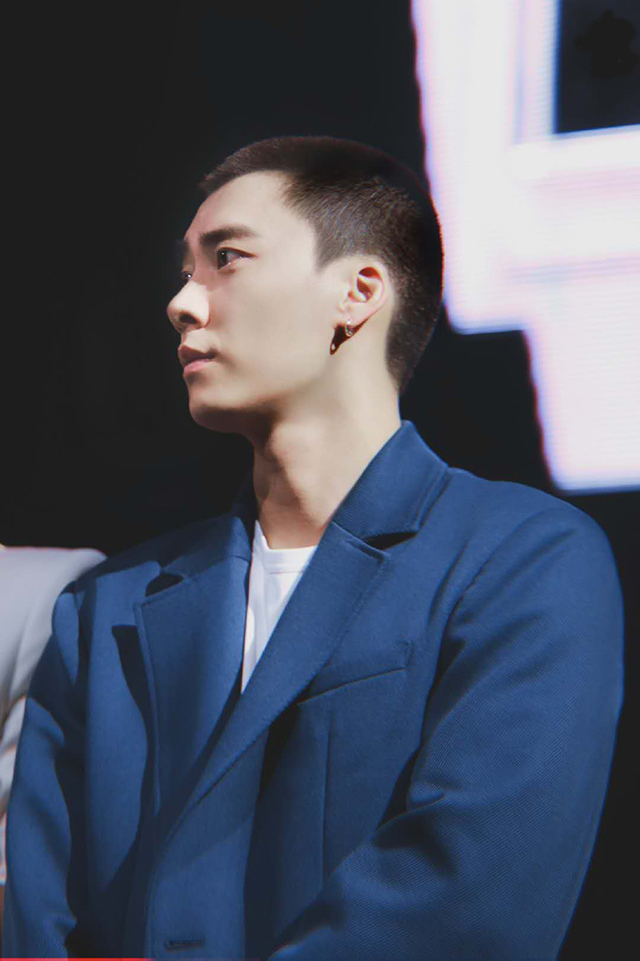 不分年龄看帅哥,不论年龄高矮胖瘦