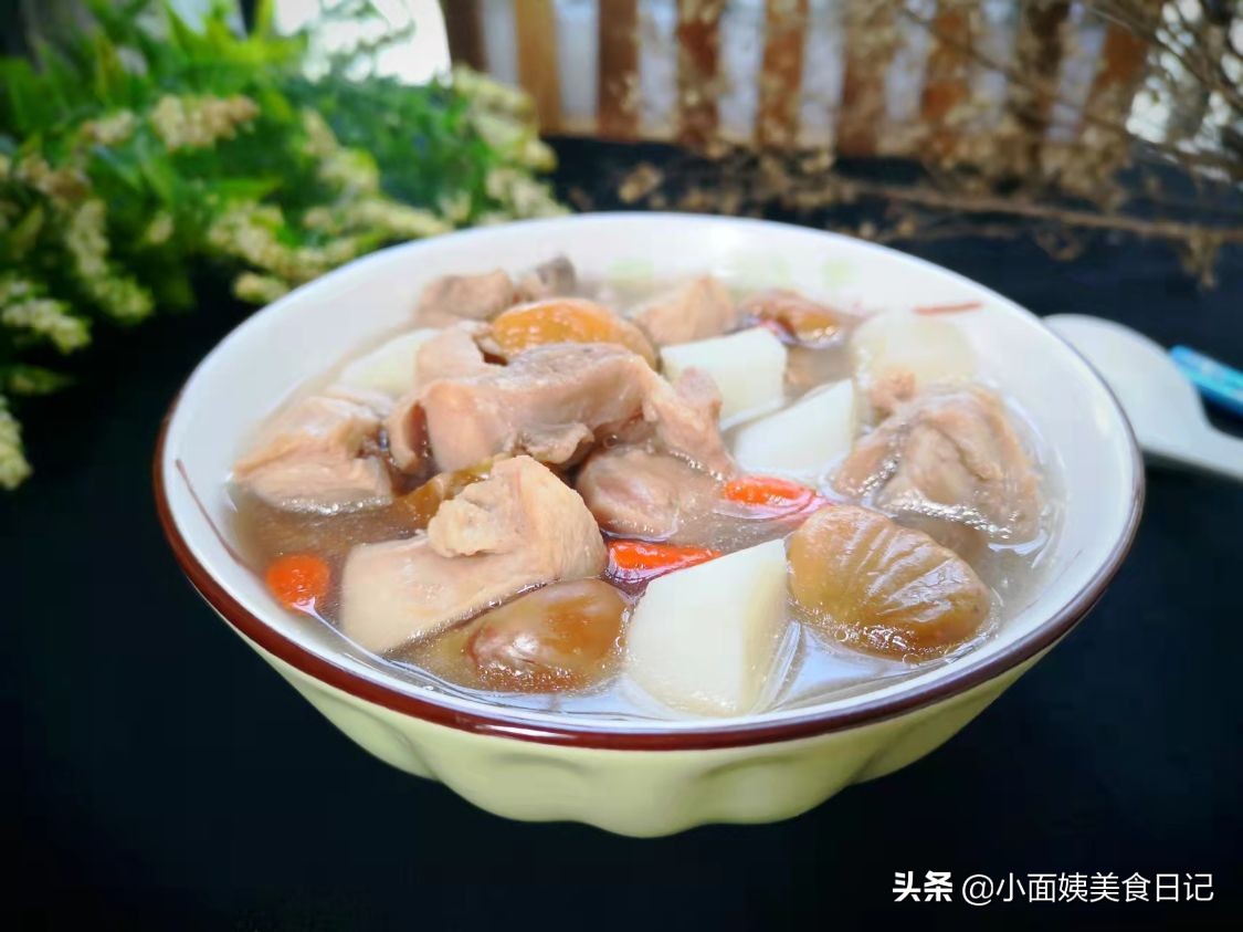 天冷煮啥汤给小孩暖身,天冷了老人小孩都要吃这三鲜汤