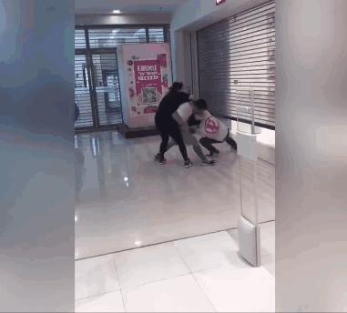 优衣库kaws联名口袋短袖,优衣库kaws联名t恤全套