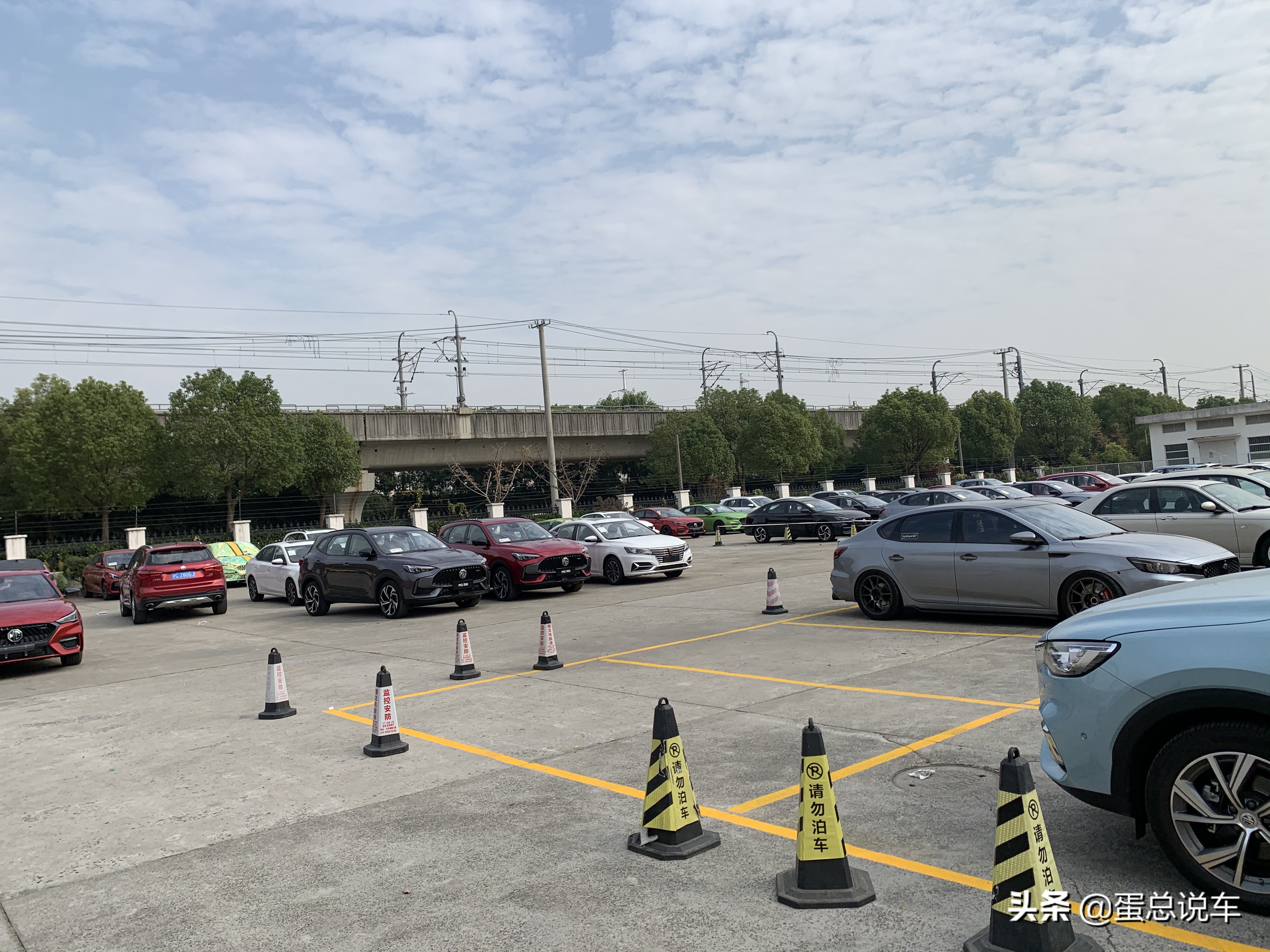 物超所值国产汽车,颜值与实力并存新款mg5