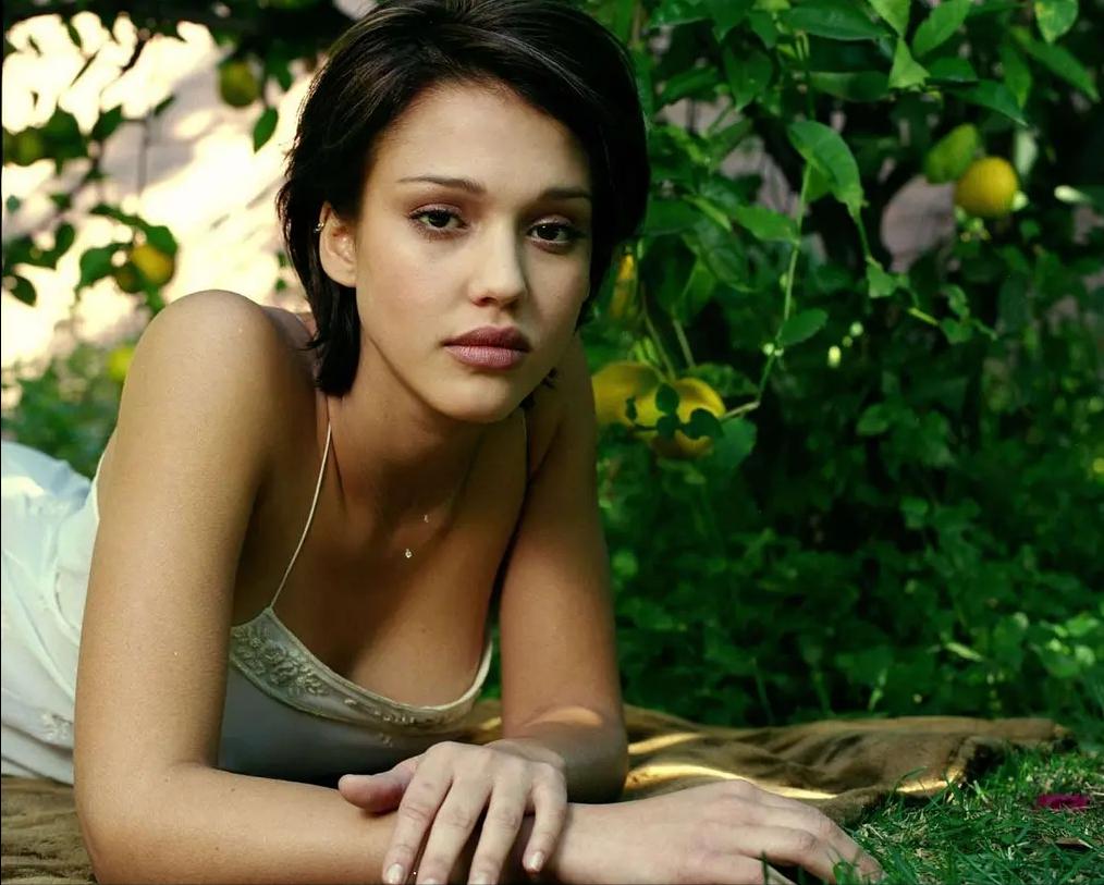 好莱坞女星杰西阿尔芭,美国女演员杰西卡·阿尔芭