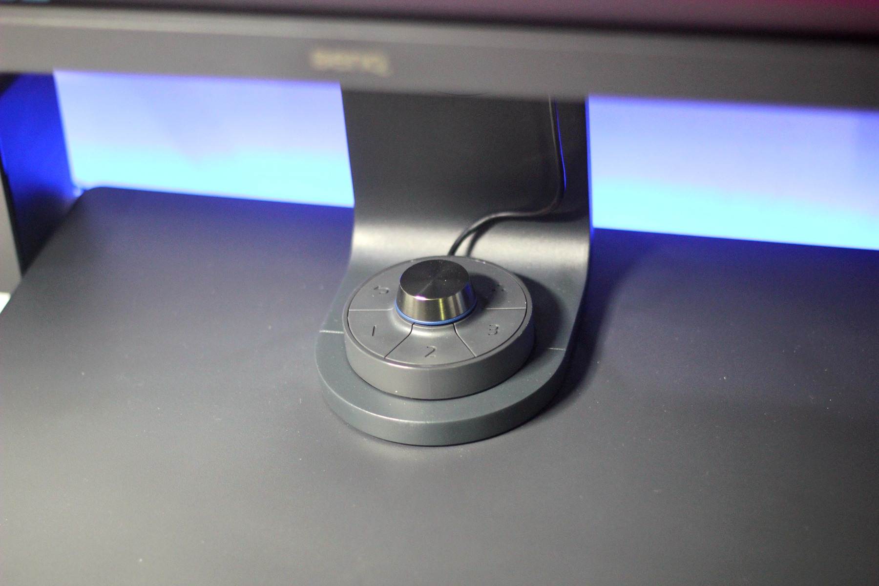 工欲善其事必先利其器，2021年初自媒体创作的专业向桌面配置