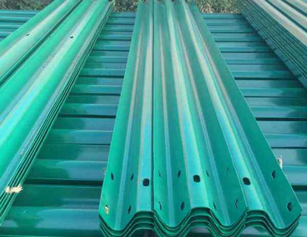 正合交通设施护栏板，在进步中不断发展