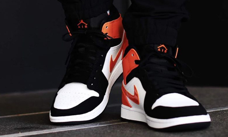 篮球博主扣碎篮板合集,乔丹扣碎篮板球鞋