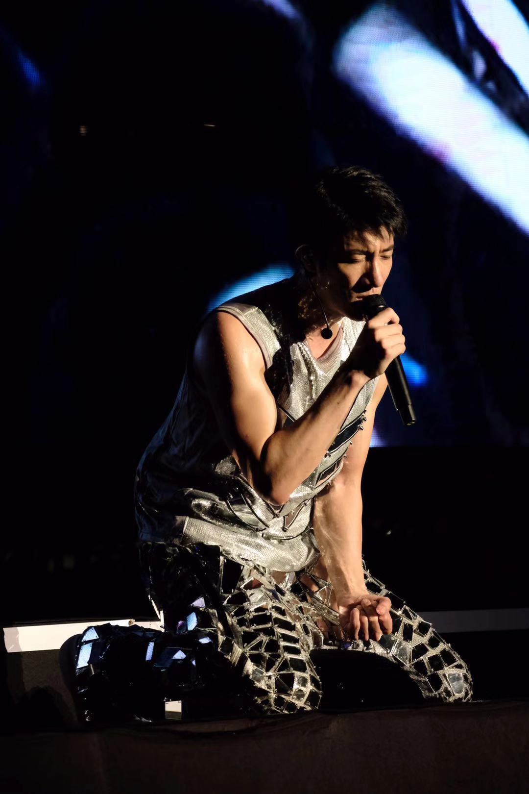 王力宏助阵江南,李荣浩王力宏好声音唱哭