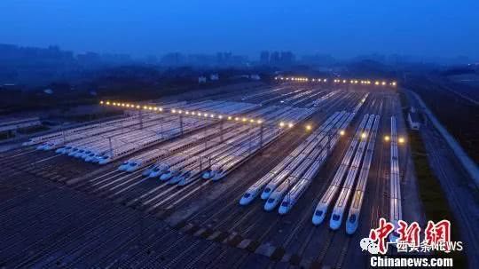 桂林西站高铁可以刷身份证进站吗,再见绿皮车中国高铁