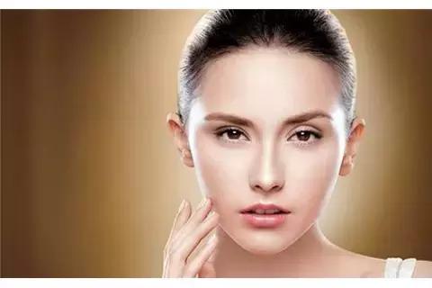 伊思家的蜗牛水乳，好用到脸疼？