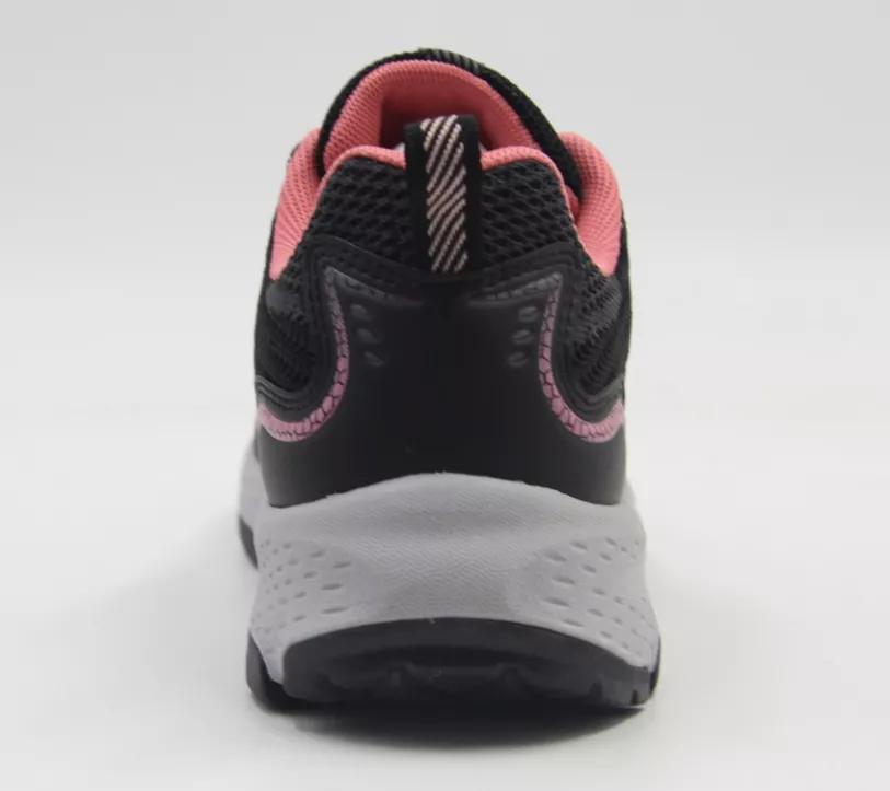 比另一半更能带来安全感的，居然是一双舞极限轻动鞋？