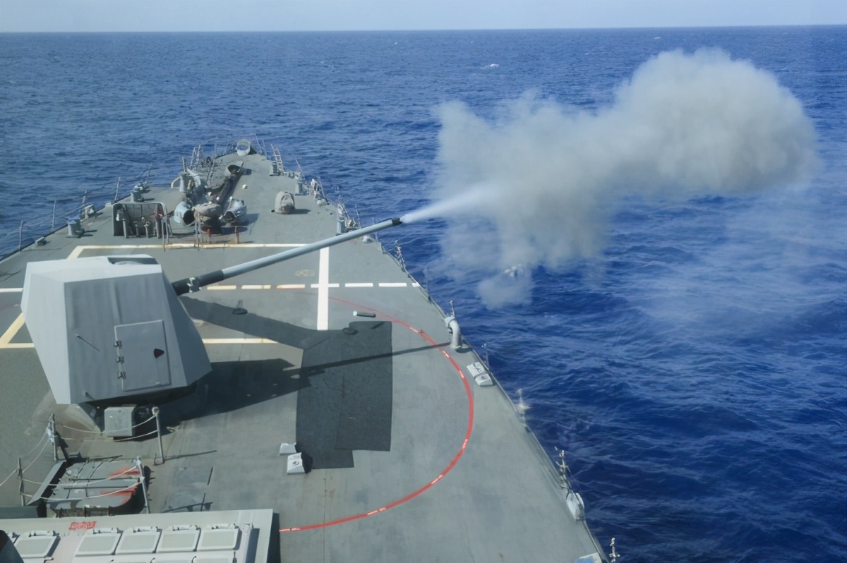 惨被抛弃，韩国文武大王号成“毒舰”，丢下“战友”全员乘机回国