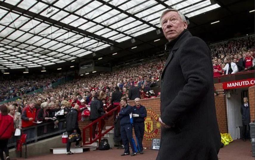 弗爵居家隔离太无聊，向曼联要梦剧场模型！砌3898块积木打发时间