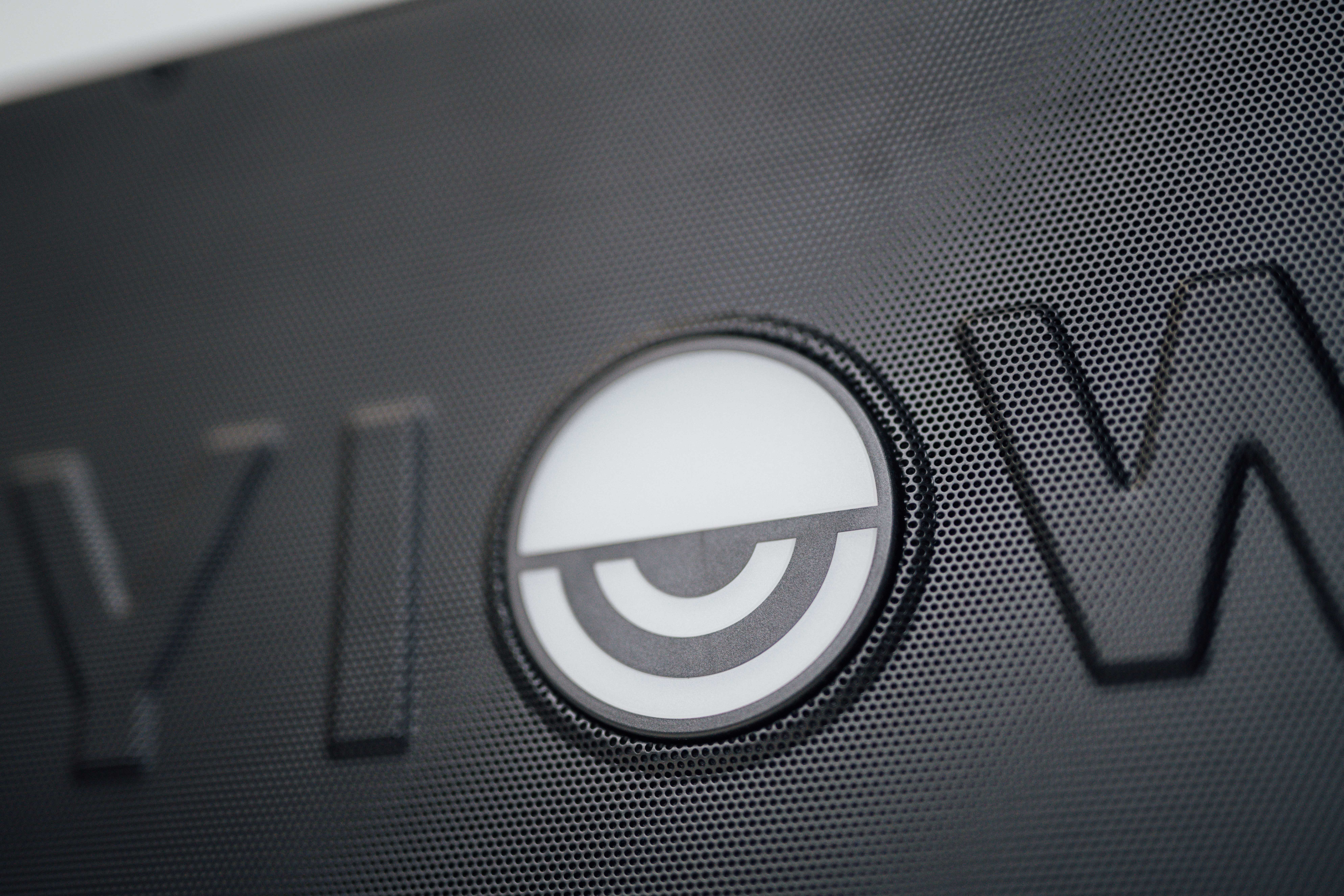 Lyiew悬浮歌词蓝牙音箱：让您听觉视觉都震撼