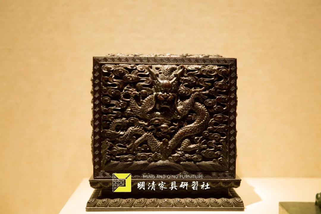 大清朝的满族特点,满族宫廷里的经典花纹图案