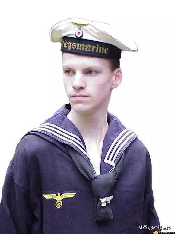 谁说真汉子不能女装水手服就是海军产物，今天给你们看女装